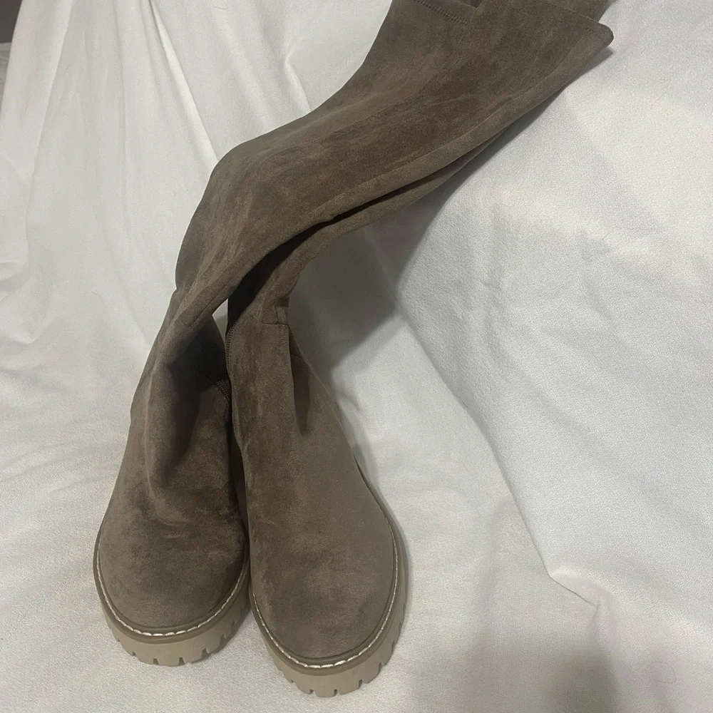 Dolce Vita Suede Lug Sole Platform  Boots Brown Size 9